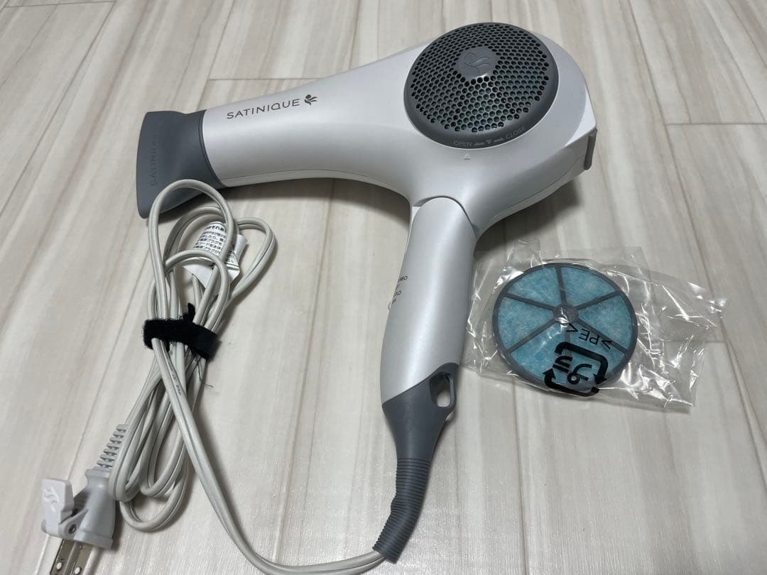 2023年購入 アムウェイ サテニーク バランスイオン ヘア ドライヤー ↓