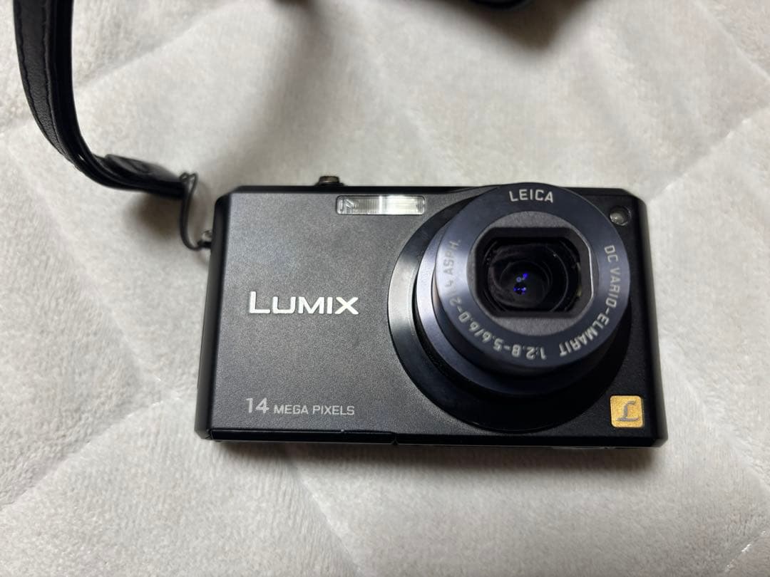 Panasonic DMC-FX150 コンパクトデジタルカメラ　カバー付