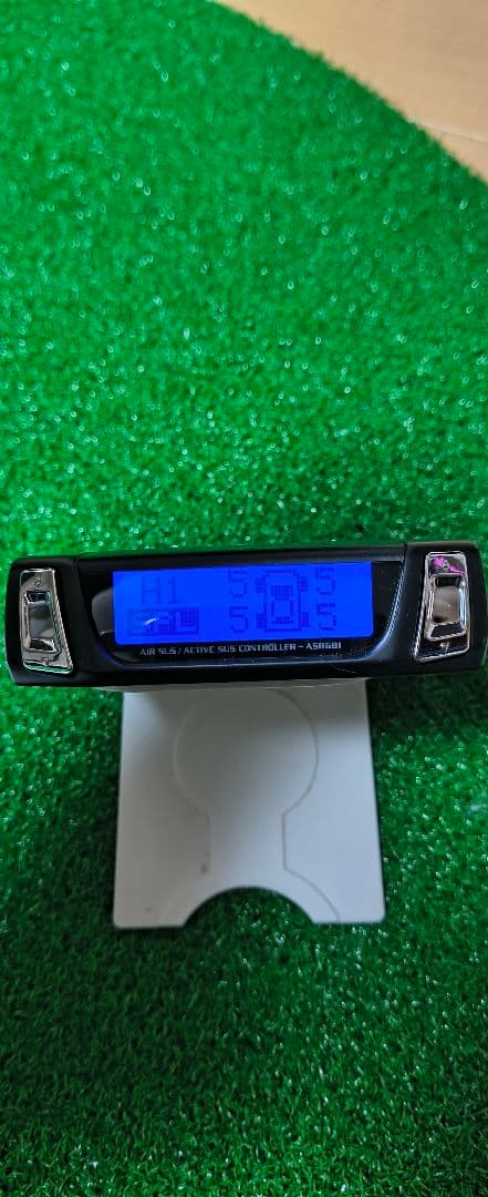 エアサスコントローラー　URS206.UZS207マジェスタ用