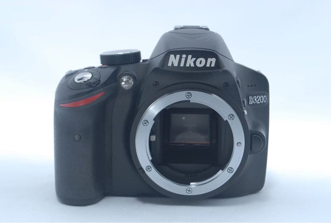 ショット数少なめ☆美品 Nikon D3200 初心者おすすめ 手ぶれ補正レンズ