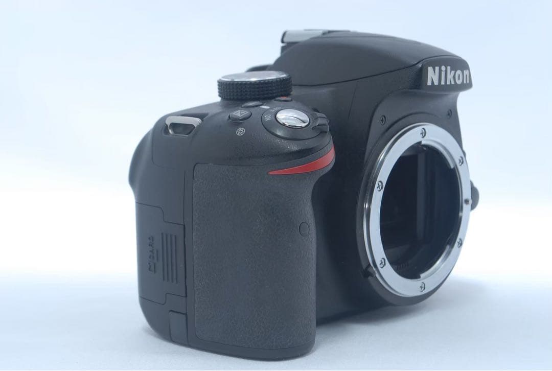 ショット数少なめ☆美品 Nikon D3200 初心者おすすめ 手ぶれ補正レンズ