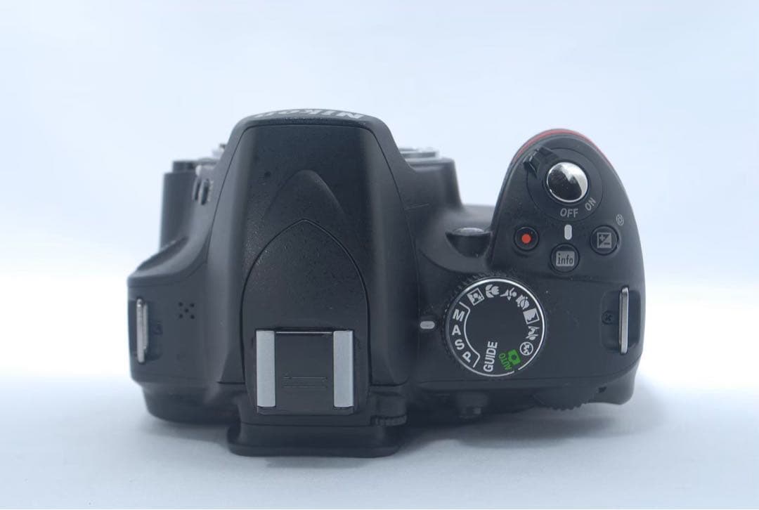 ショット数少なめ☆美品 Nikon D3200 初心者おすすめ 手ぶれ補正レンズ