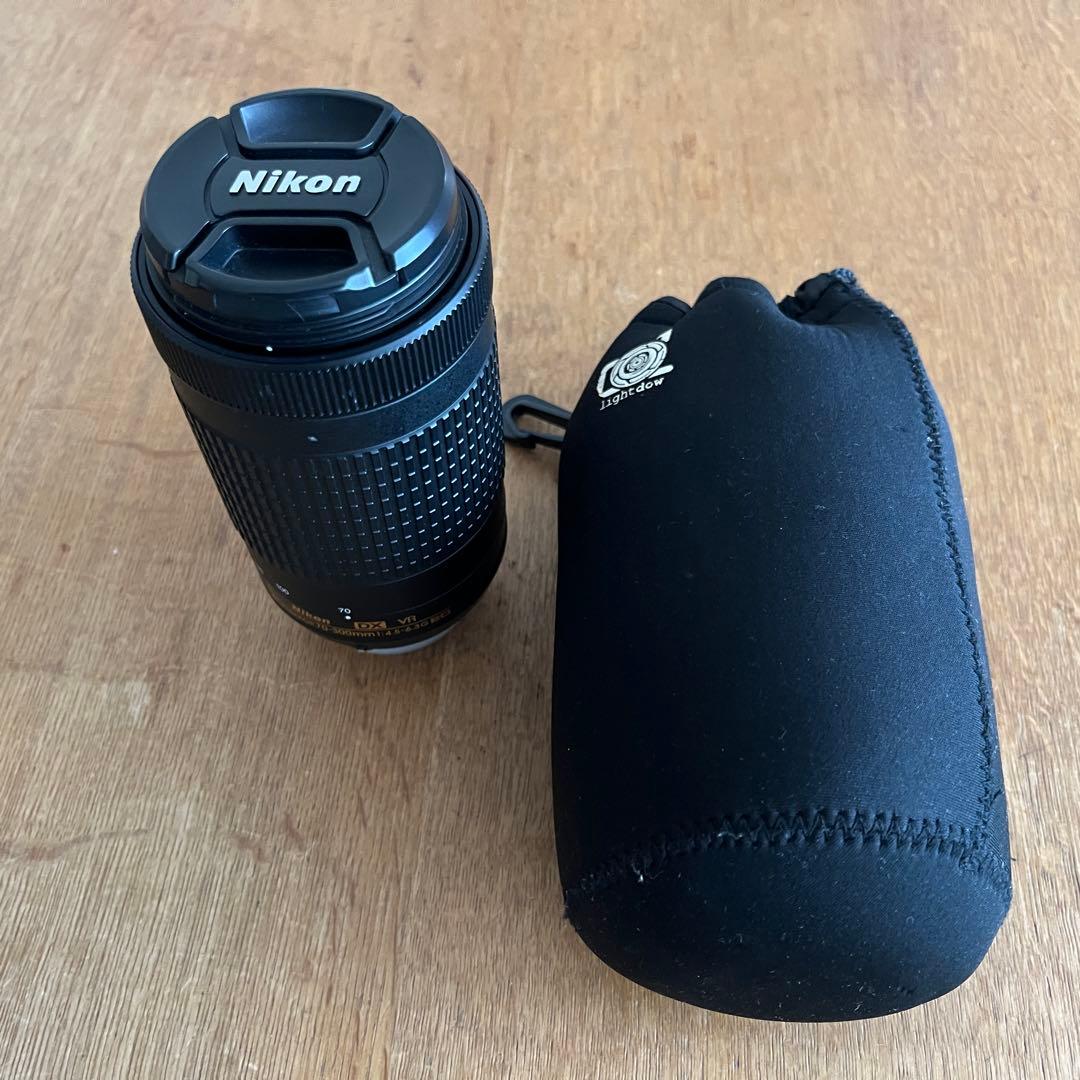 Nikon D3500 デジタル一眼レフカメラ ダブルズームキット、収納ケース付