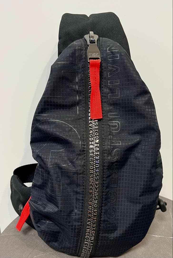 バッグ DIESEL Zip-D Crossbody X