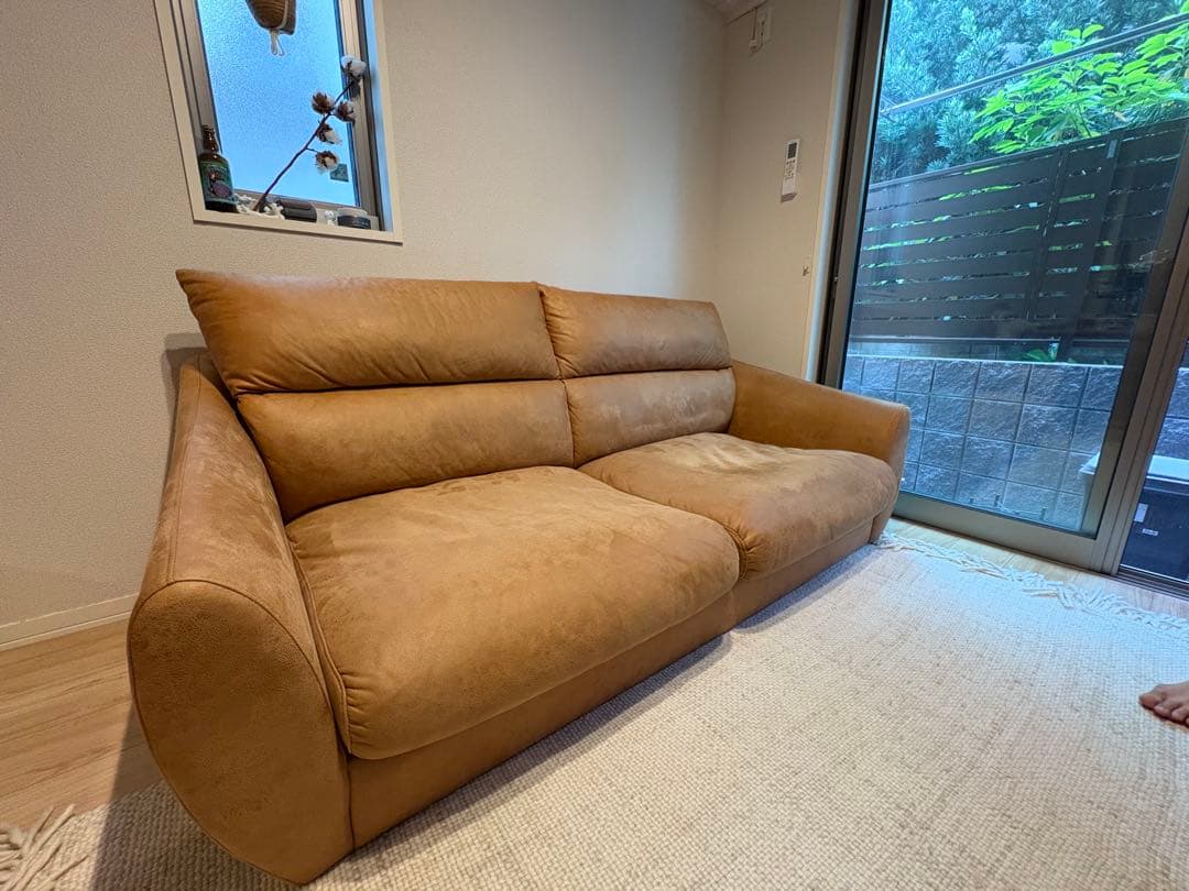 サコダ　ブラウン 3人掛けソファ モダンデザイン