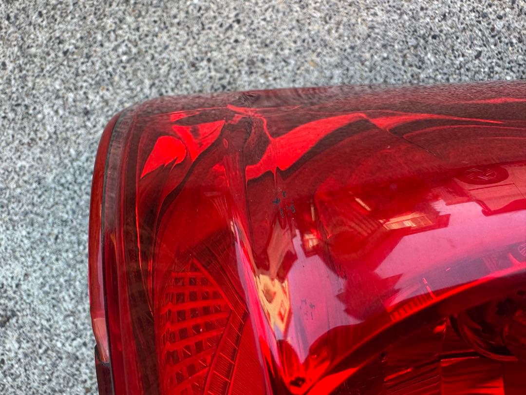 350キャラバン　テールランプ