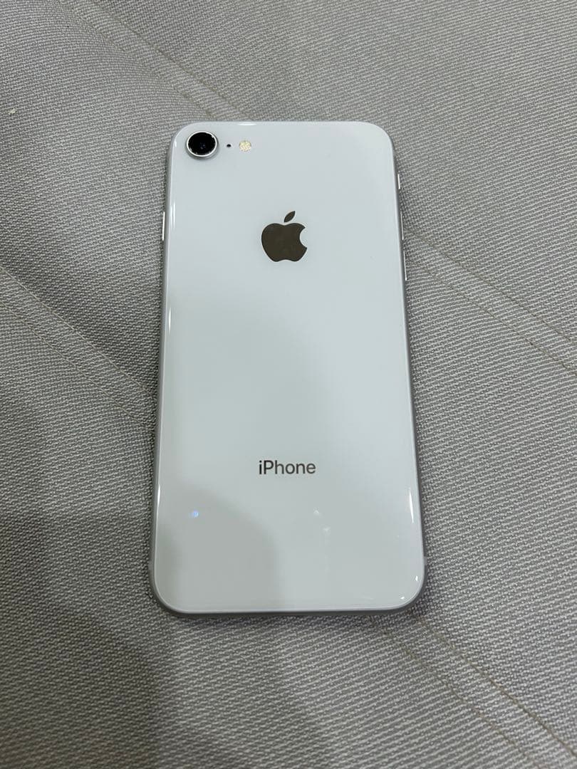 iPhone 8 シルバー 本体　64GB極美品　バッテリー91% simフリー