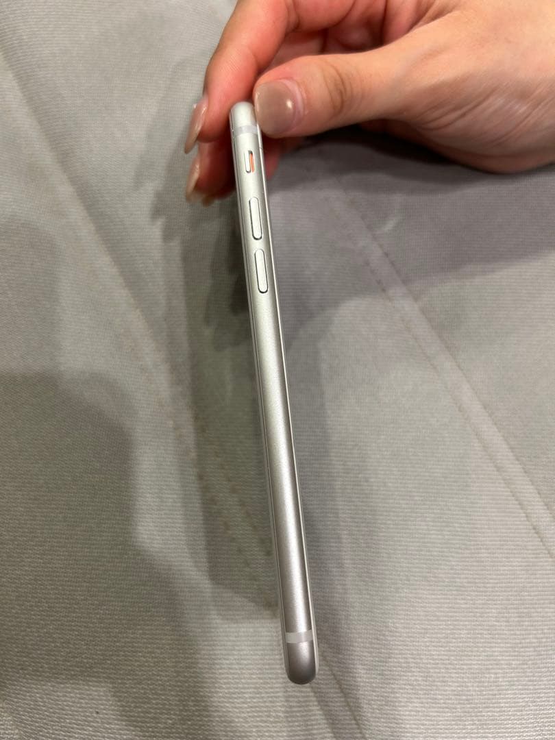 iPhone 8 シルバー 本体　64GB極美品　バッテリー91% simフリー