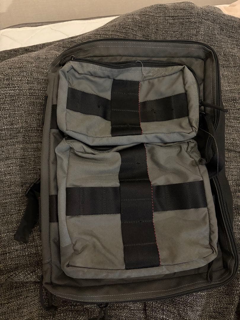 ブリーフィング　ビームスプラス別注3WAYバッグ　チャコールグレー