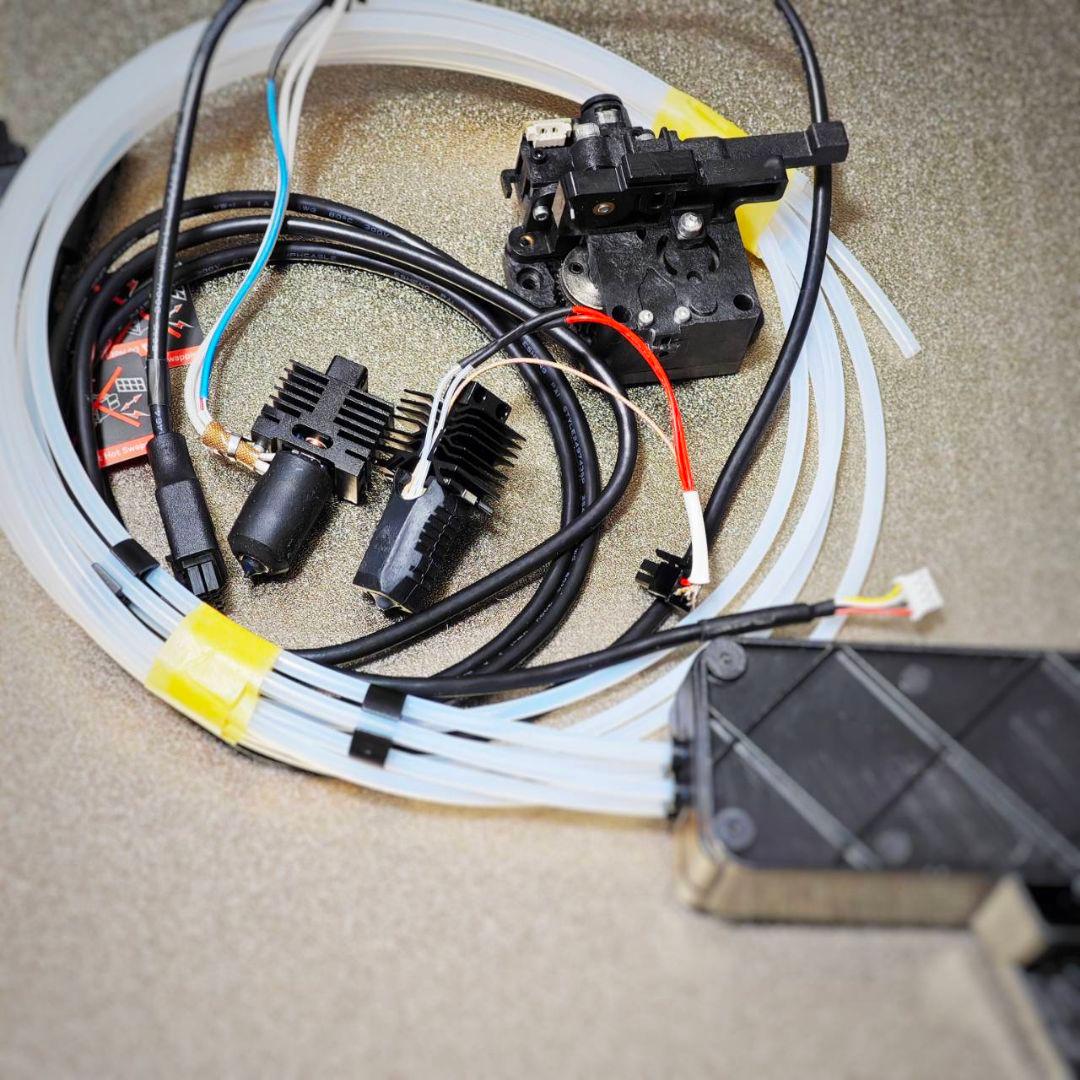 Qidi Plus 4（3DP)　QIDI BOX（フィラメント自動切り替え）