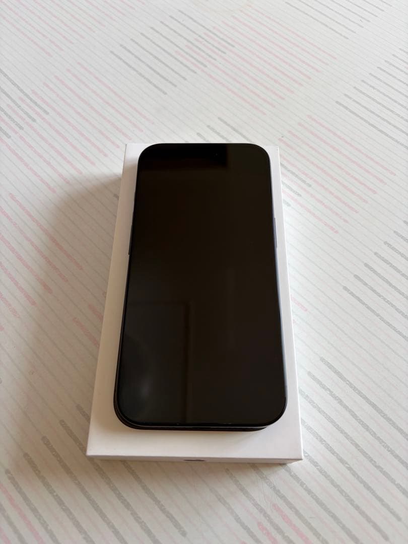 【極美品】iPhone16 SIMフリー 128GB ブラック オマケつき