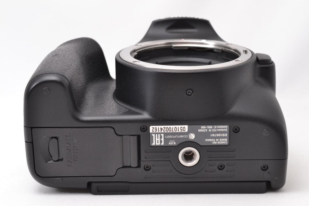 ■ 美品 ■ キャノン　Canon Kiss X10 レンズキット