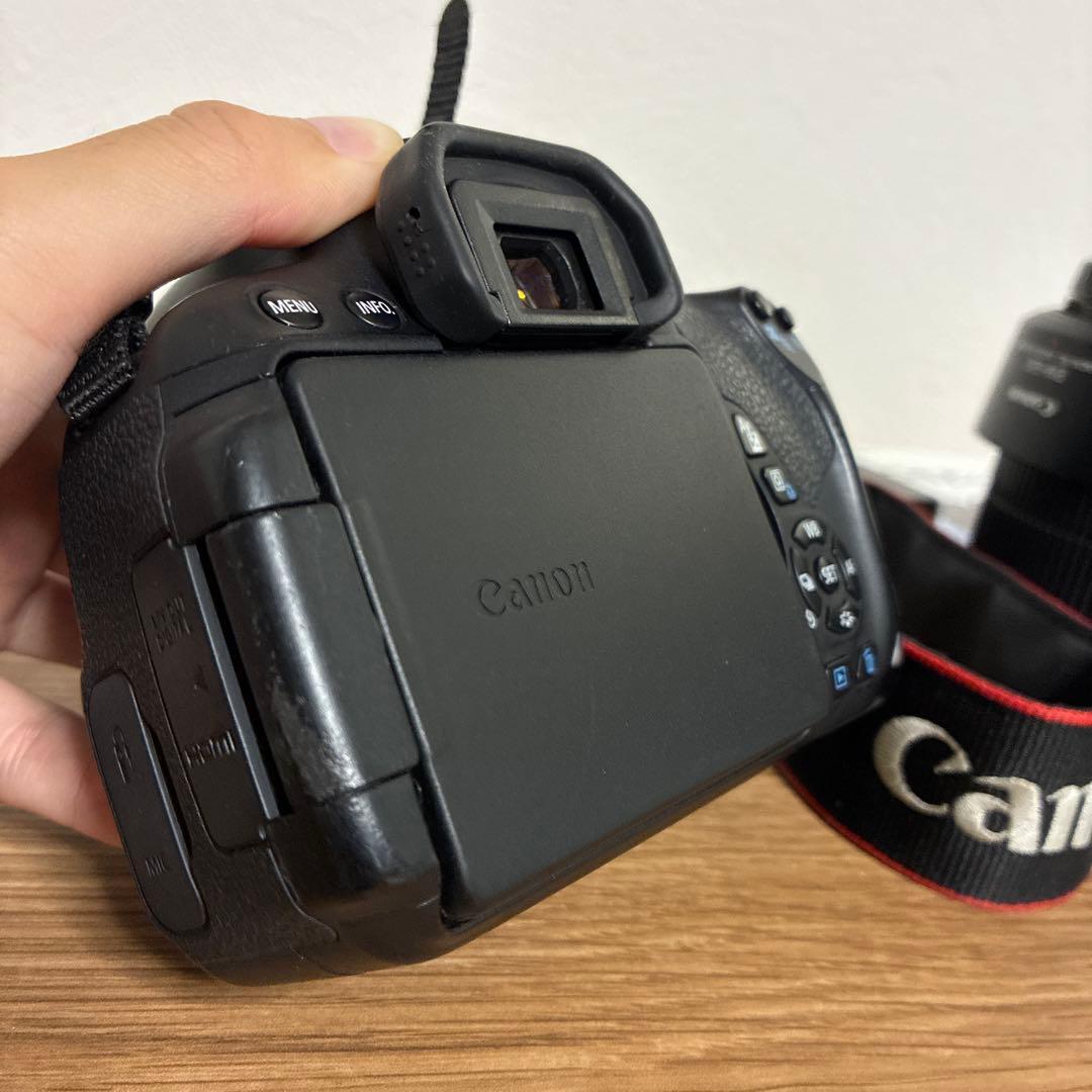 Canon キャノン EOS KISS X7i ダブルズームキット