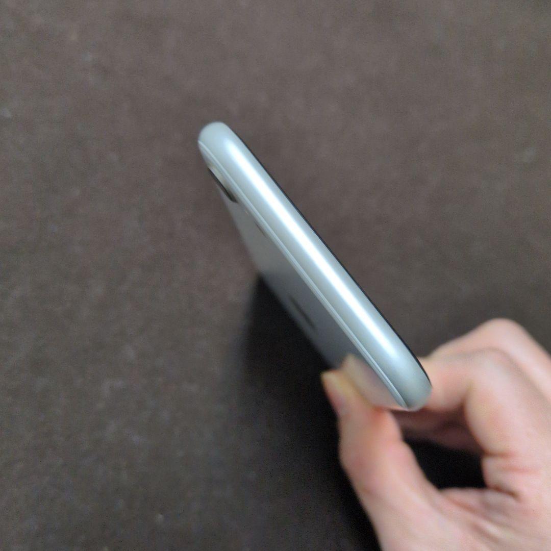 美品おまけ付き　iPhone SE第2世代 64GB SIMフリバッテリー84%