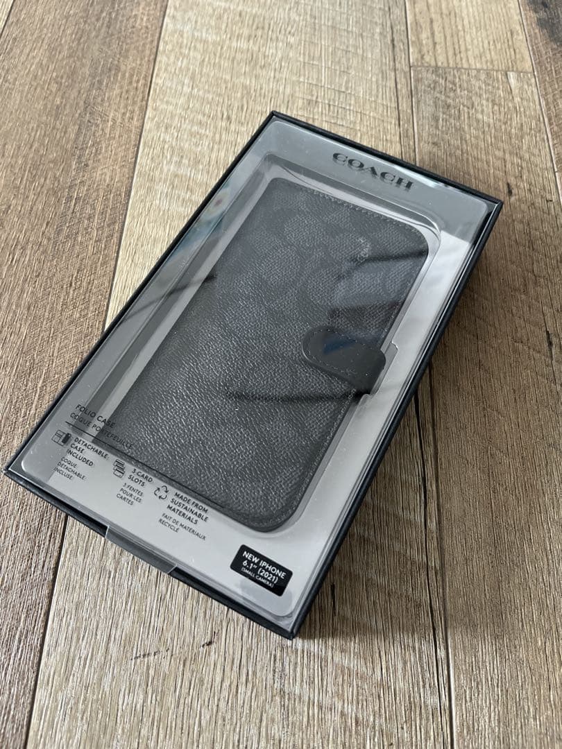 新品　COACH iPhone15用　手帳型 シグネチャー　コーチ