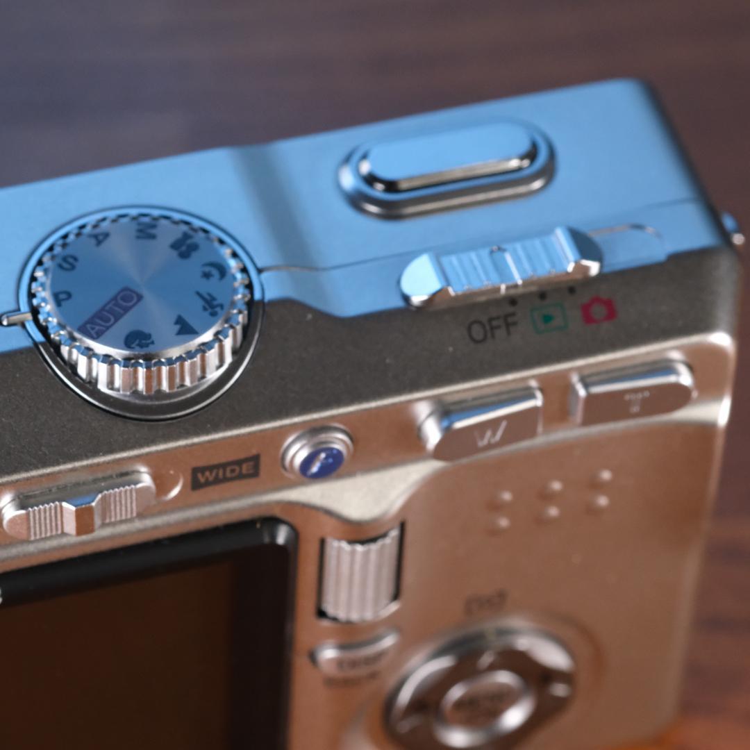 d*7様 FUJIFILM　Finepix　F810　超美　ちょい残念　カードも