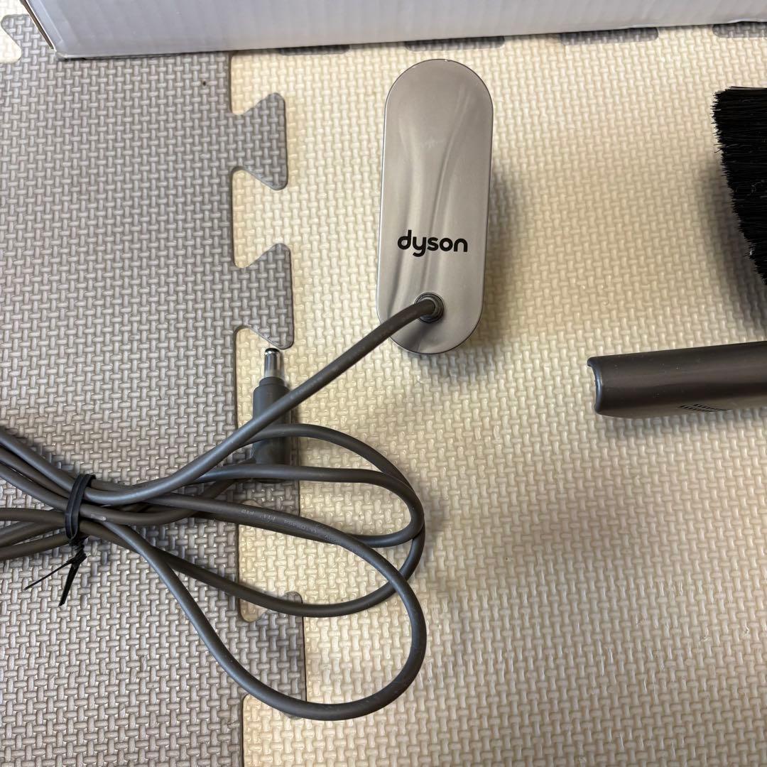 【中古】Dyson V8 Fluffy SV10FF フルセット