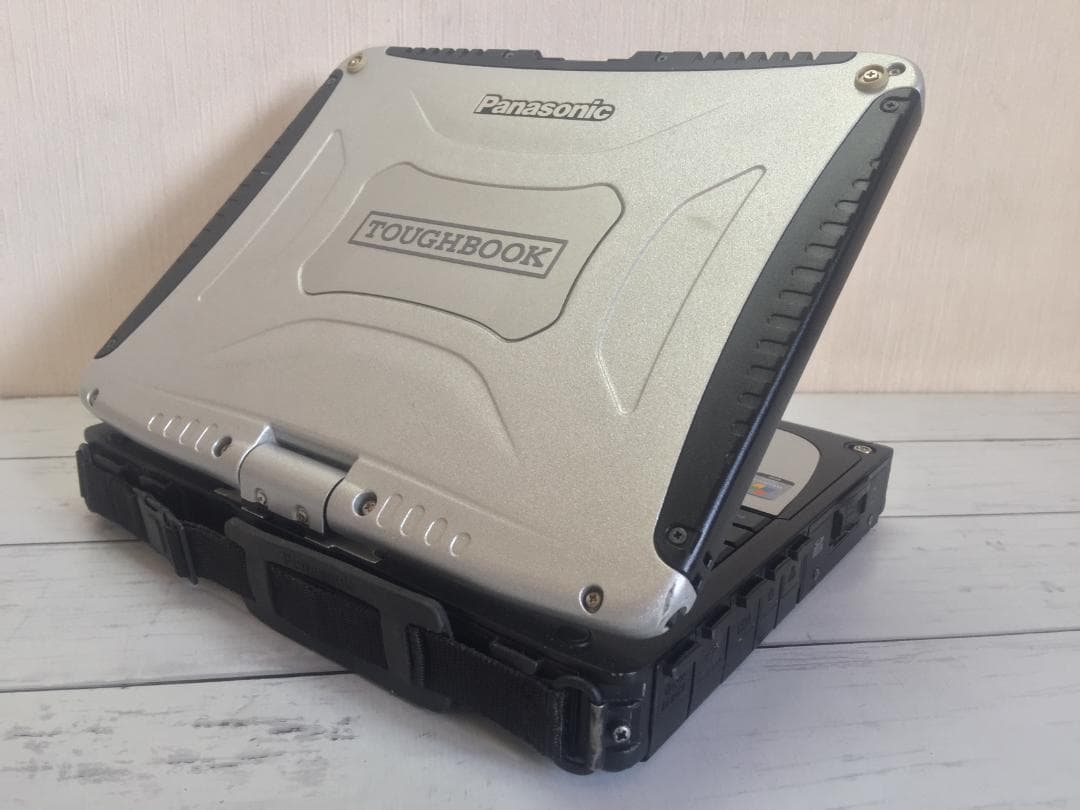 TOUGHBOOK CF-19 10.4型/落下や衝撃、水、埃に強い堅牢PC 4