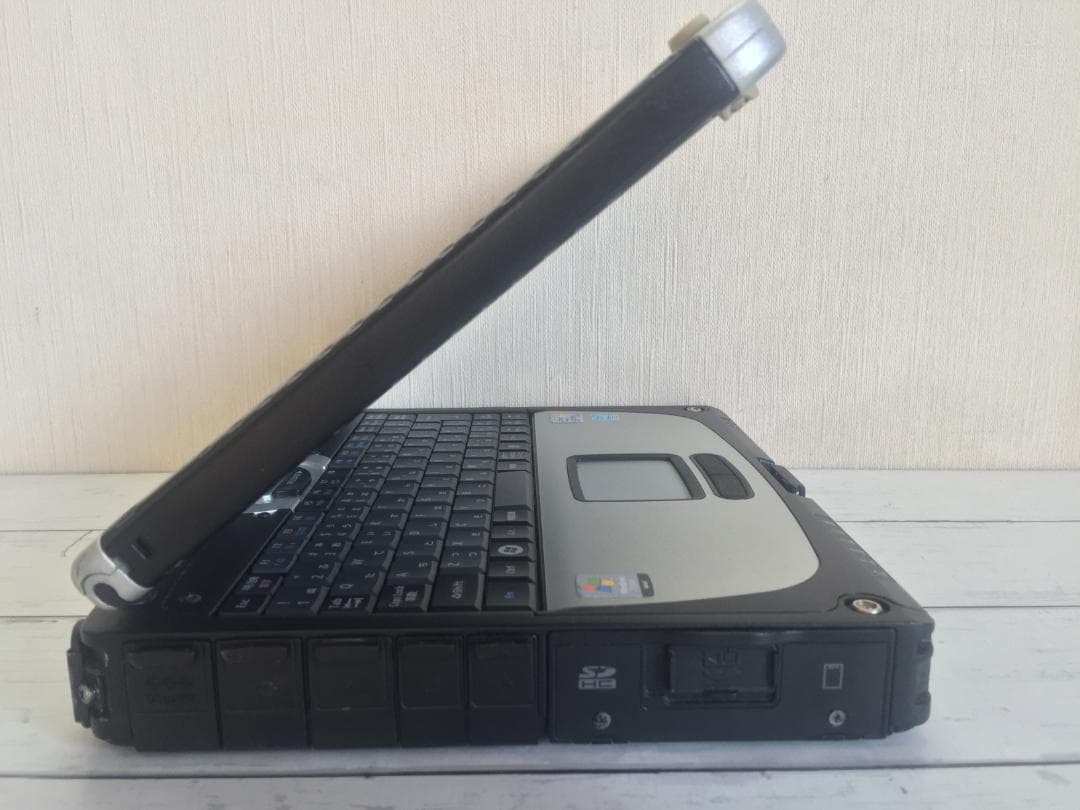 TOUGHBOOK CF-19 10.4型/落下や衝撃、水、埃に強い堅牢PC 4