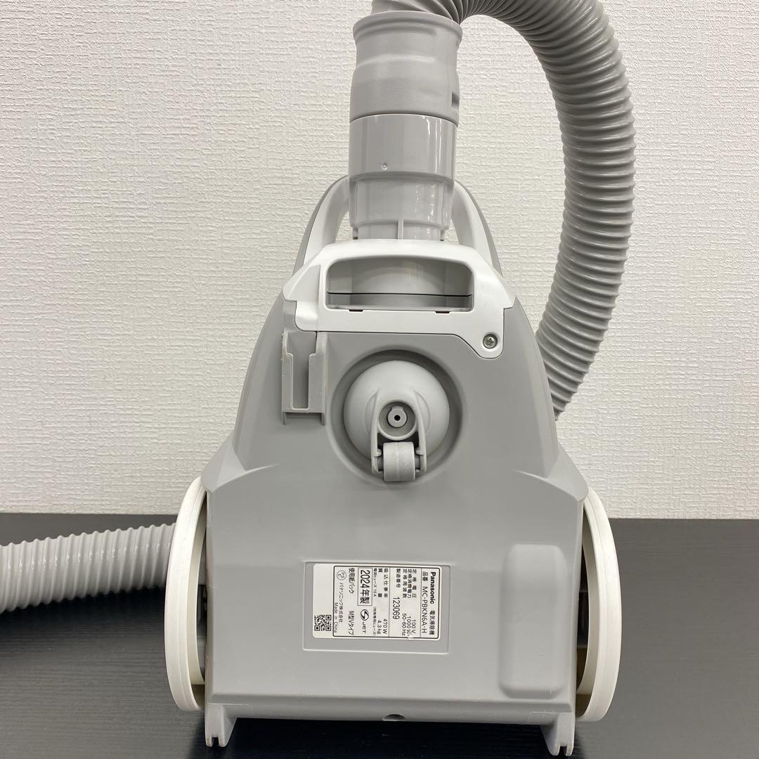 送料込み＊Panasonic 紙パック式 掃除機 2024年製＊1001-2