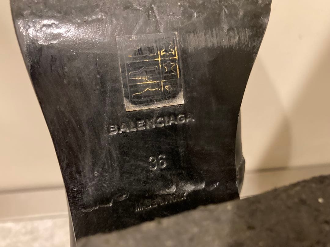 バレンシアガ　ロングブーツ