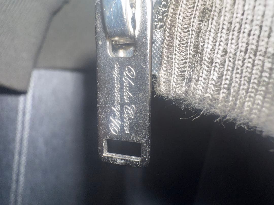 アンダーカバー　オリーブグリーン フード付きジップアップベスト