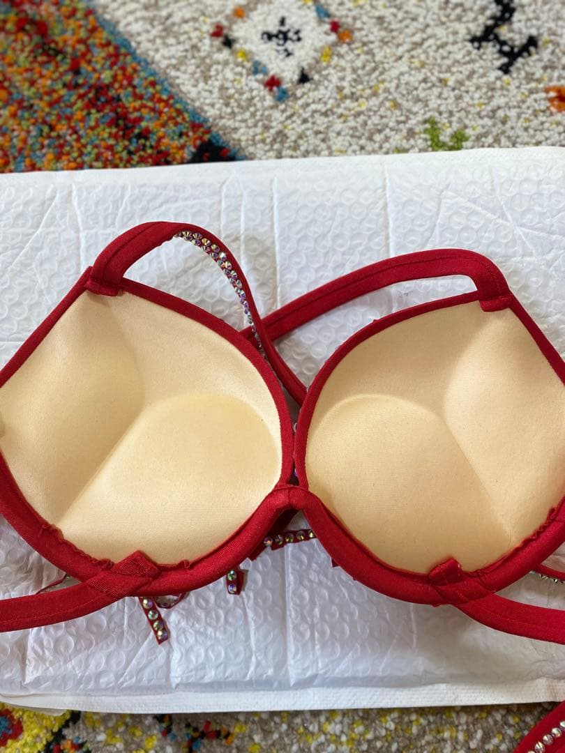 中古　赤　ビジュー装飾ベリーダンスセット