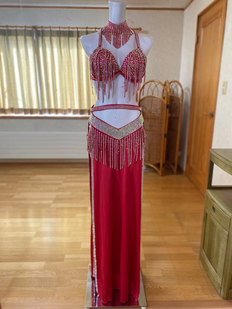 中古　赤　ビジュー装飾ベリーダンスセット