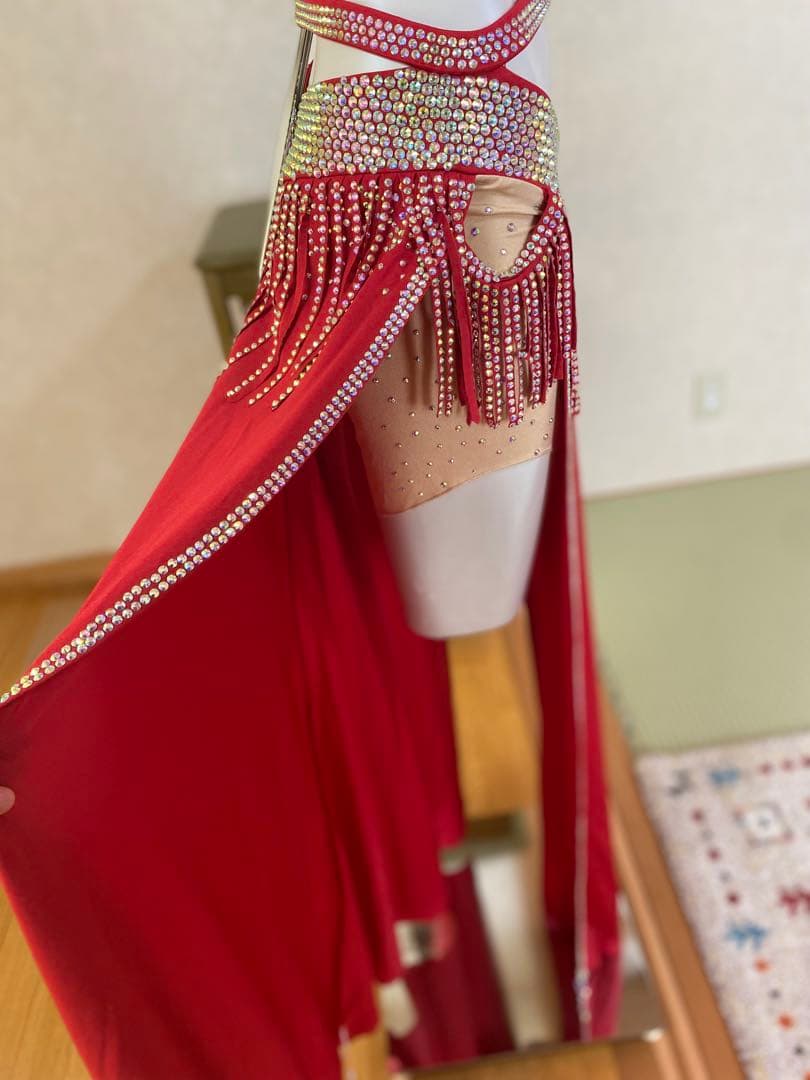 中古　赤　ビジュー装飾ベリーダンスセット