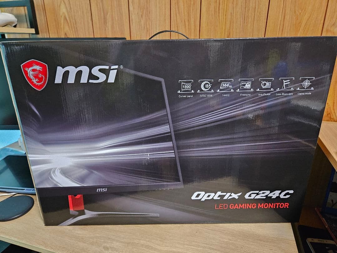 MSI Optix G24C ゲーミングディスプレイ 24型 湾曲 144Hz