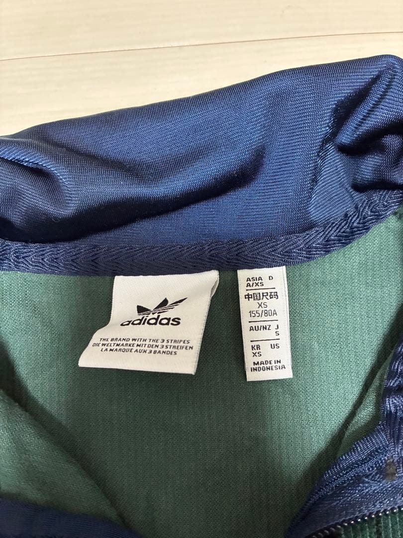 adidas originalsコーデュロイ タータンチェック ハーフジップ S