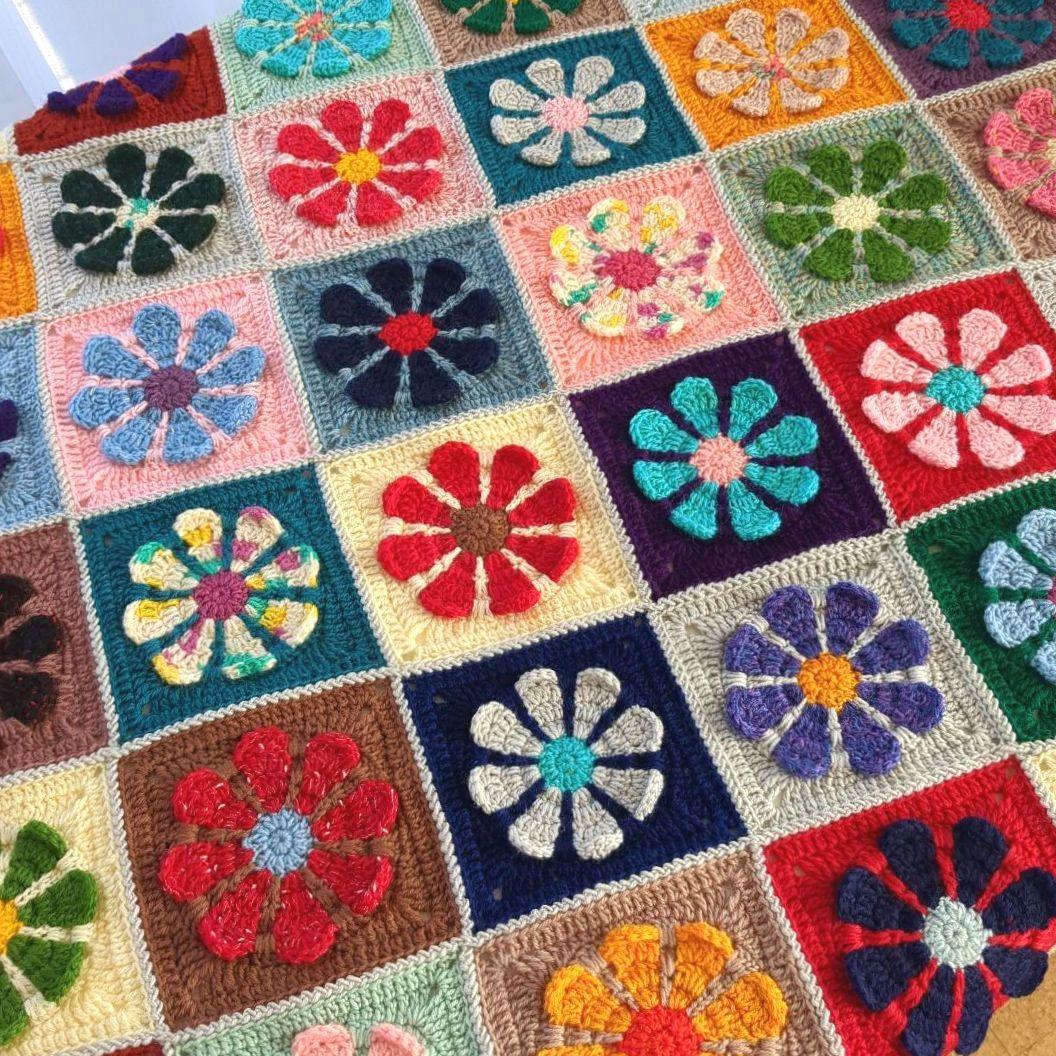 モチーフ編み マルチカバー ブランケット グラニースクエア 手編み カラフル