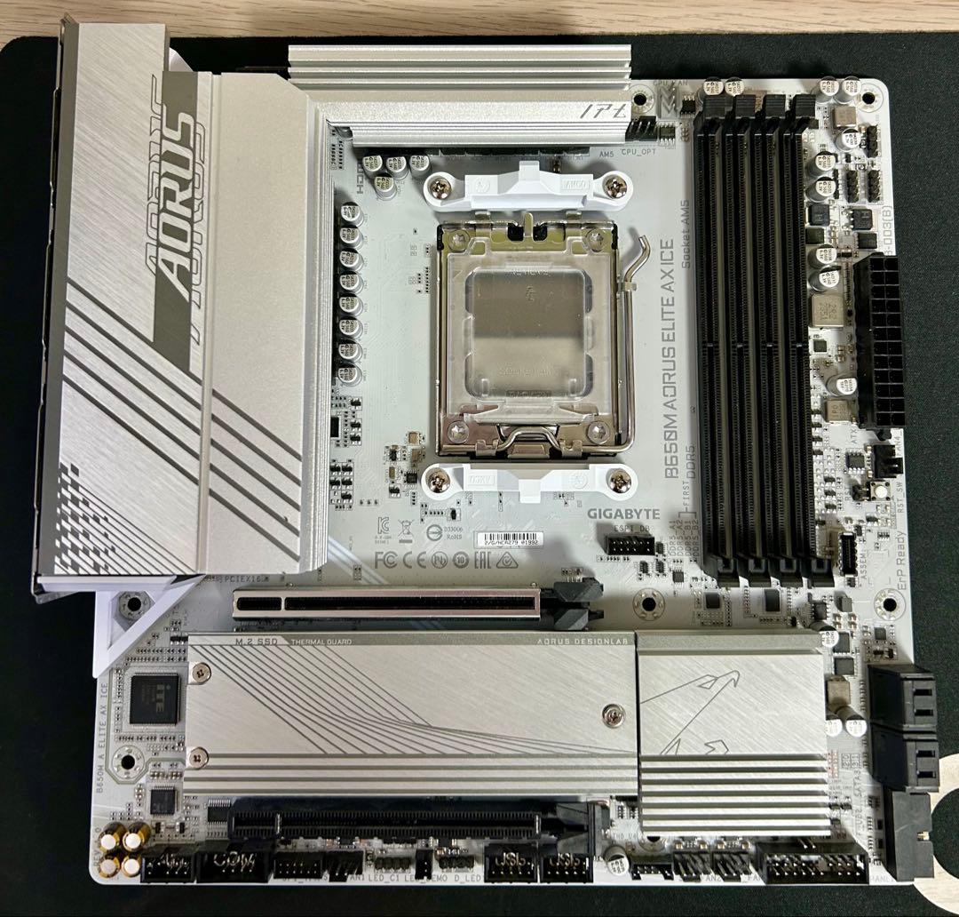 マザーボード mATX GIGABYTE B650M AORUS ELITE AX ICE