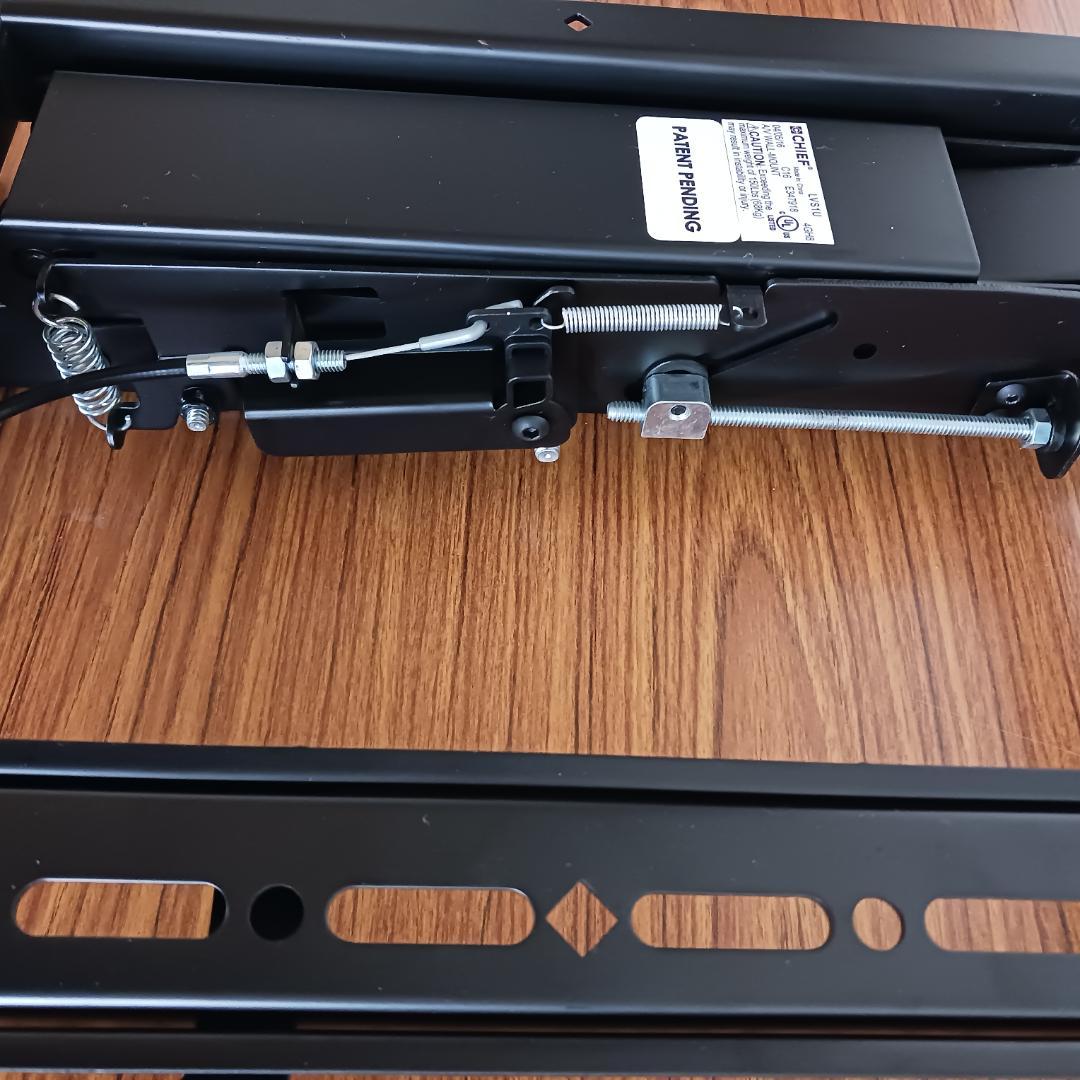 CHIEF ディスプレイマウント LVS1U 壁付タイプ　引出し機能付　横設置③