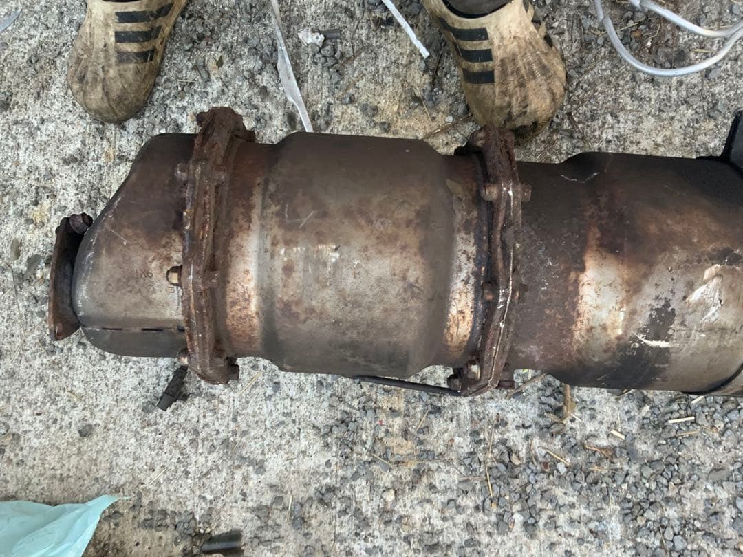 三菱　ふそう　キャンター　純正マフラー　触媒　me194308