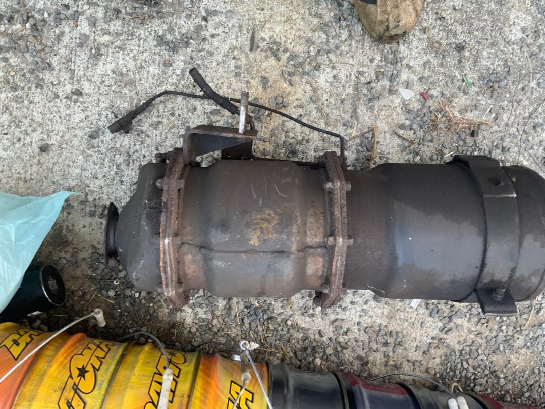 三菱　ふそう　キャンター　純正マフラー　触媒　me194308