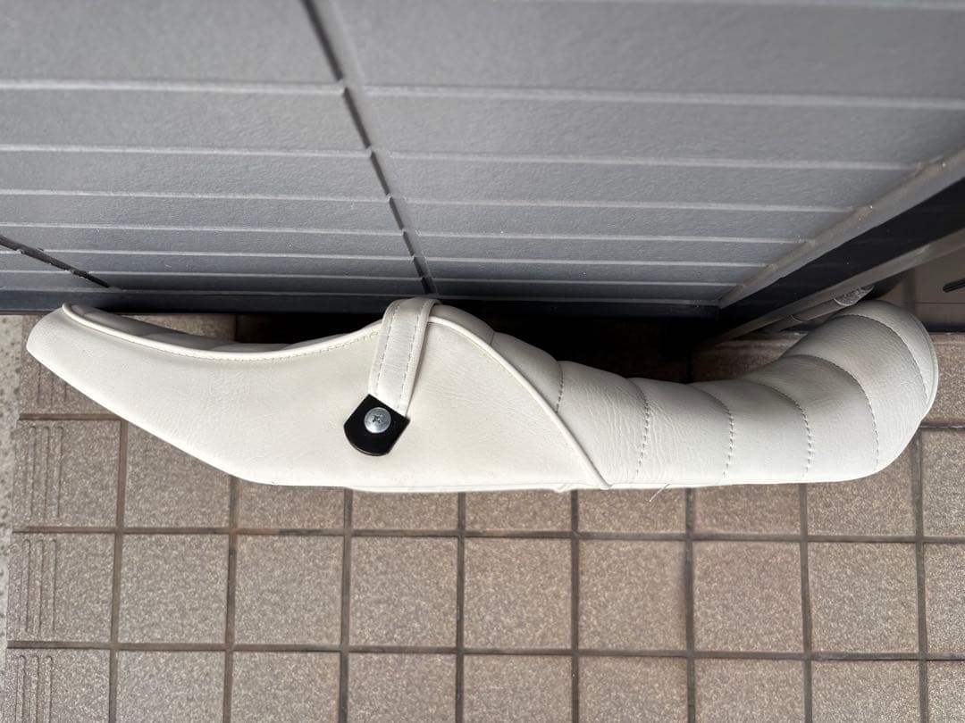 ZRX400 白　皮　タックロールシート　ホワイト　ZRX400Ⅱ ZR400E