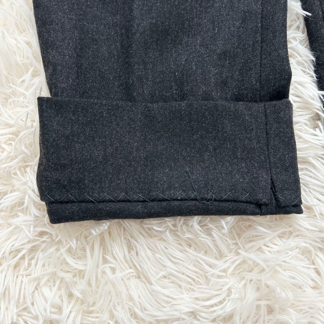 美品✨アルマーニコレツォーニ　カシミヤ混　大きいサイズ パンツスーツ　黒系