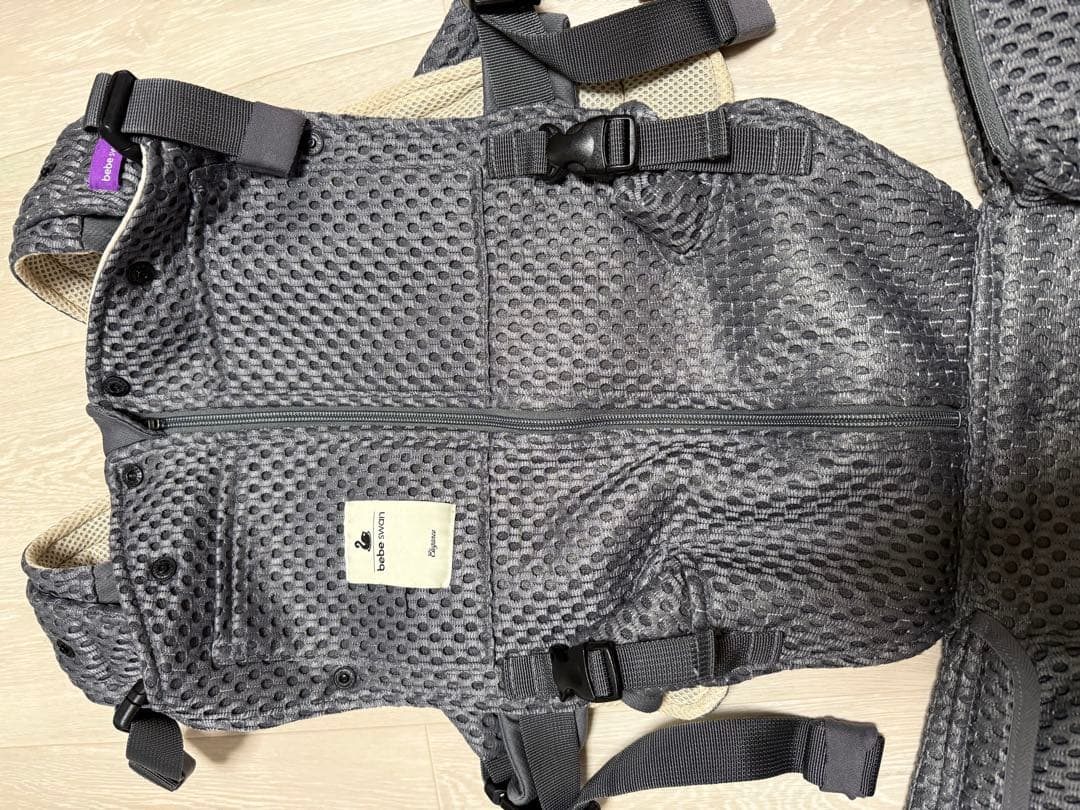 bebe swan メッシュ抱っこ紐　グレー