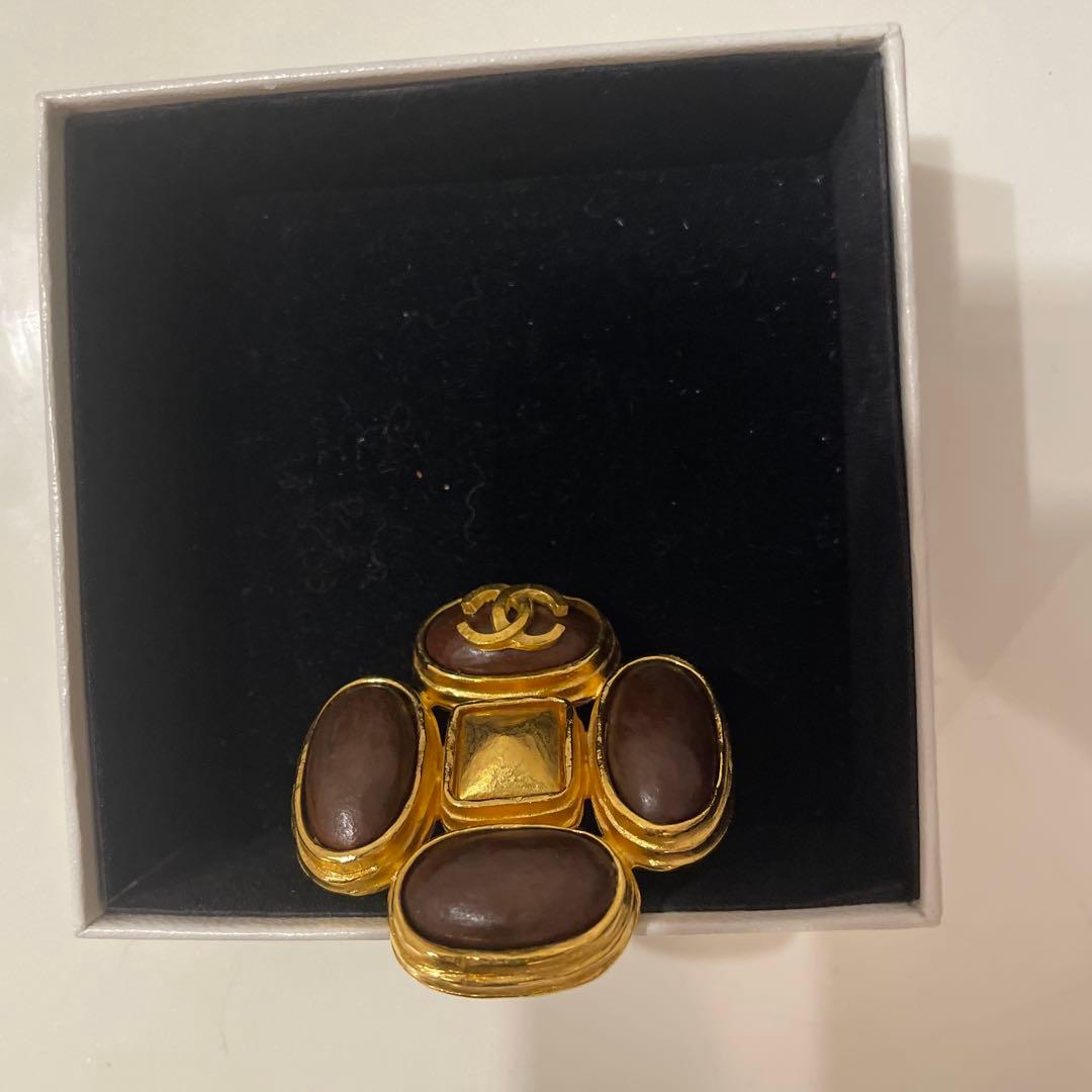 新宿伊勢丹シャネルブティク購入CHANEL ウッド✖️ゴールド　ブローチ　未使用品