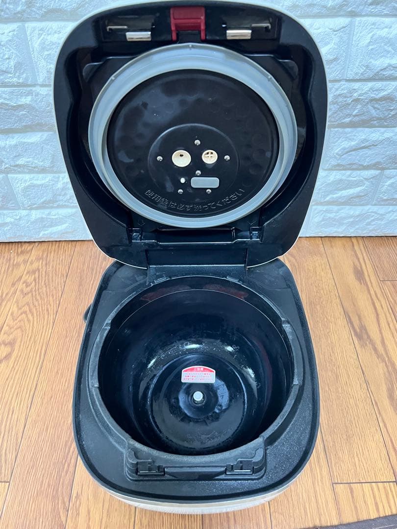 TIGER 圧力IH炊きたて JPI-A100 5.5合 炊飯器