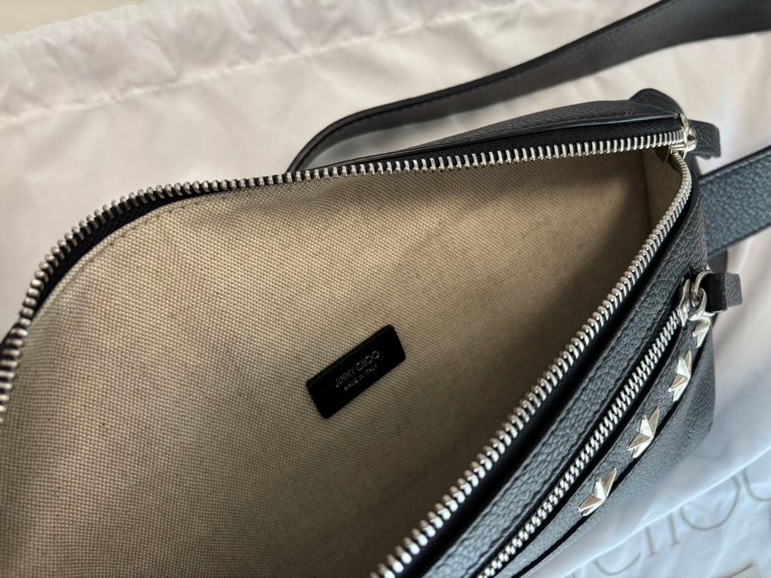 【新品未使用】JIMMY CHOO ブラック ボディバッグ　スタッズ