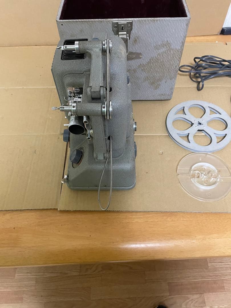 ELMO E-80 8㎜ プロジェクター 映写機【ジャンク品】