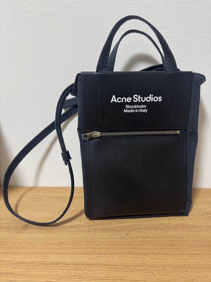 Acne Studios 黒 ショルダーバッグ