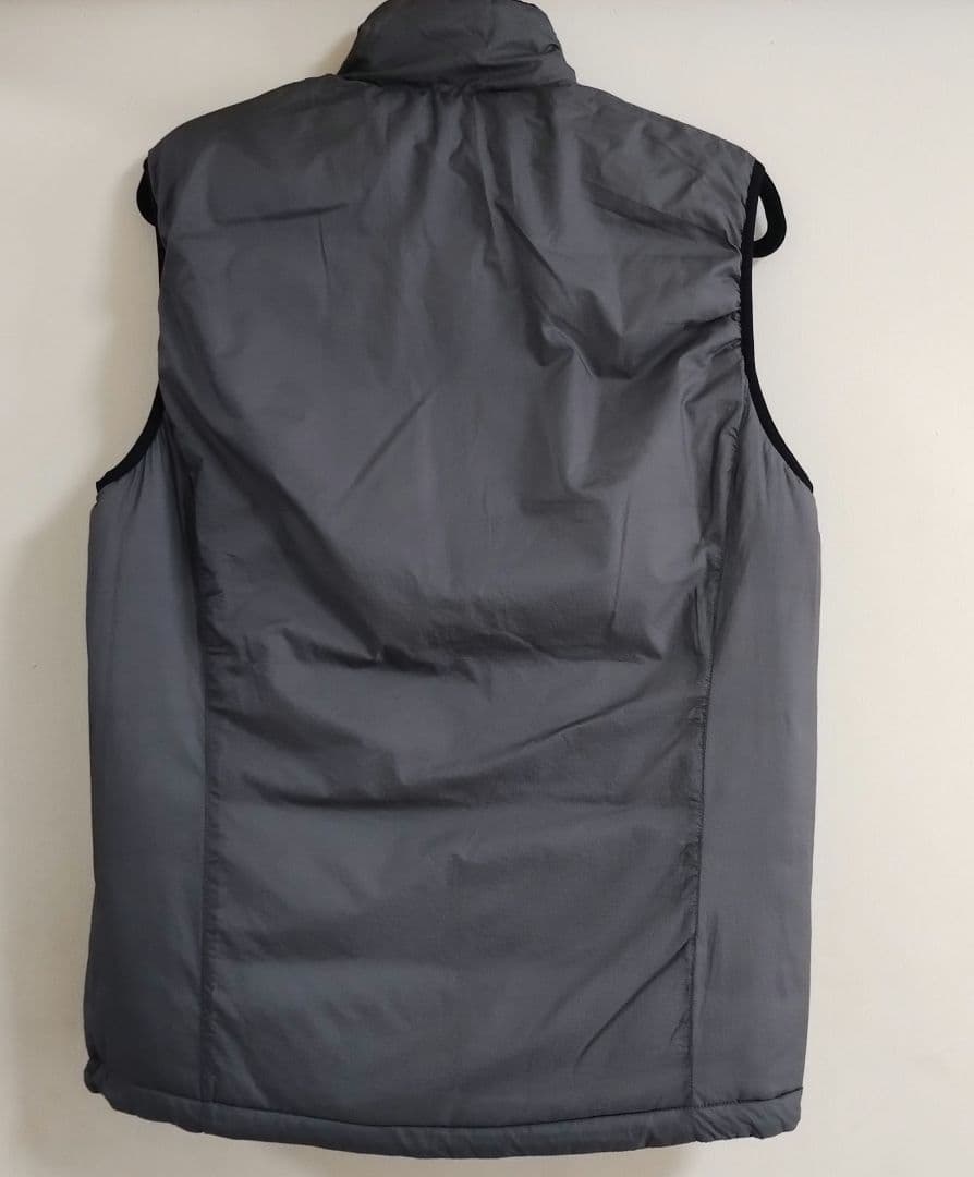 mont-bell サーマラップベスト　リバーシブル　黒・グレー メンズM