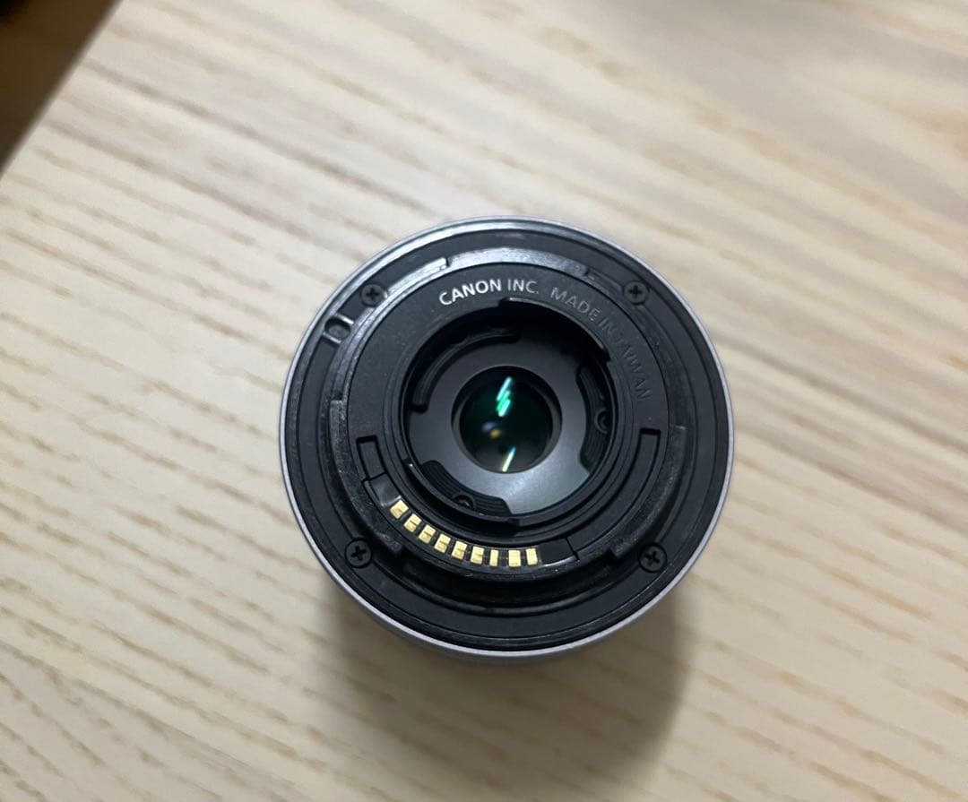 【期間限定値下げ！！】Canon EOS M100 ミラーレス一眼 ホワイト