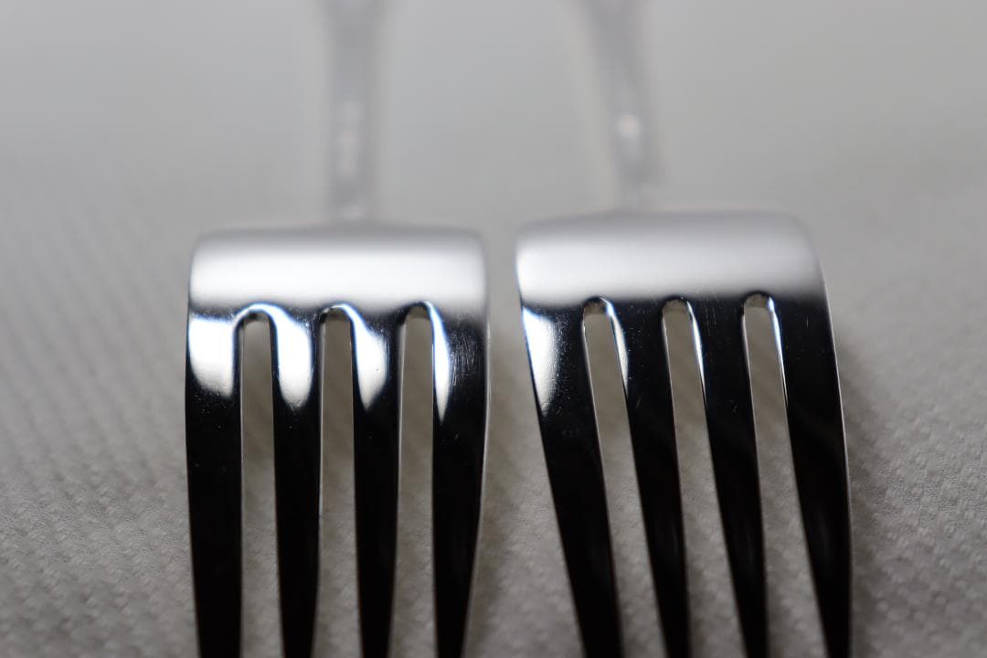 アメリカ■ウォレス■デザートフォーク２本組■非常に優雅なローズポイント・パターン