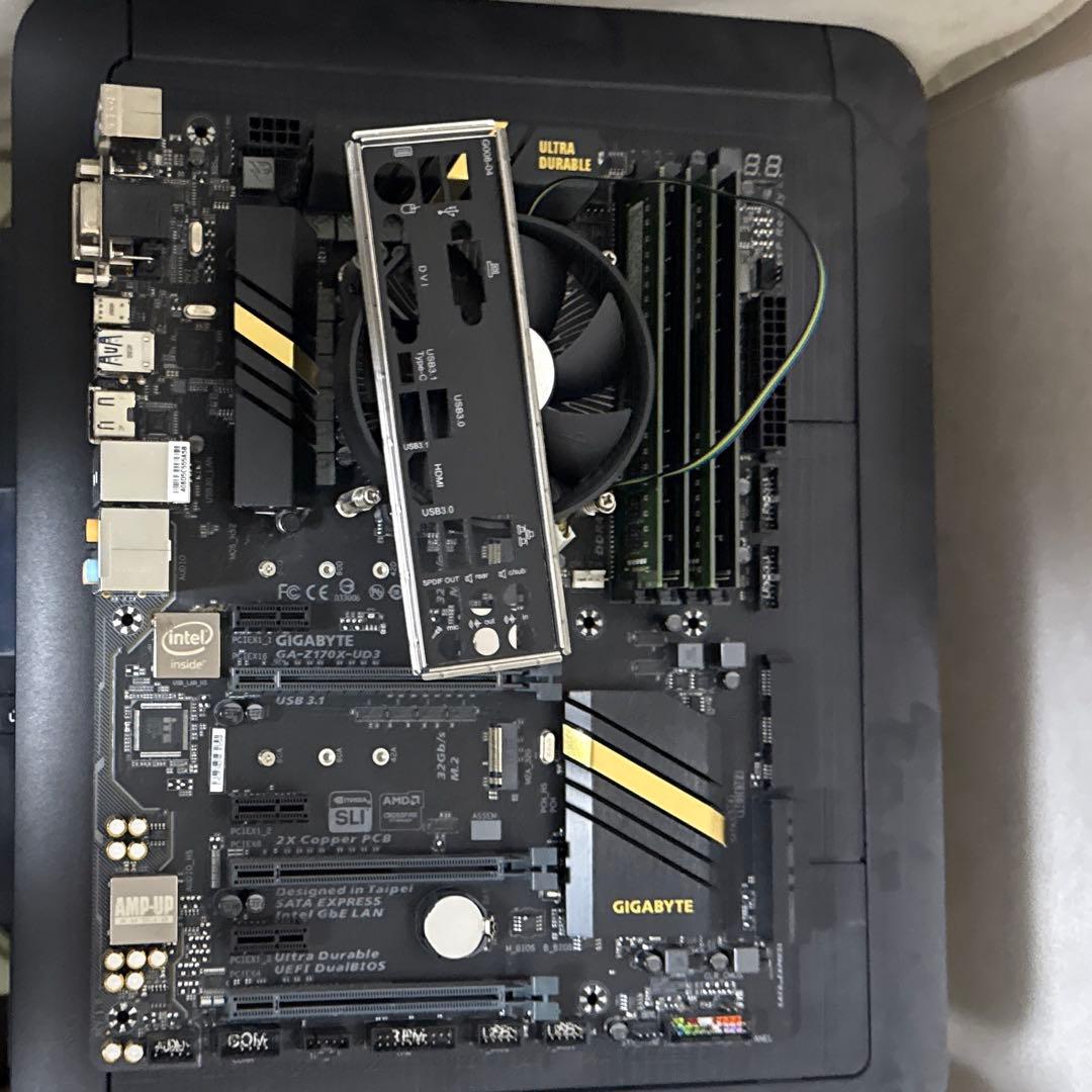 GIGABYTE GA-Z170X-UD3 と　650w ATX電源