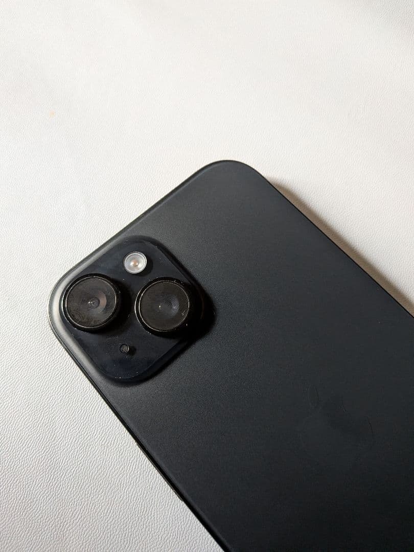 中古　iPhone15 128GB simフリー