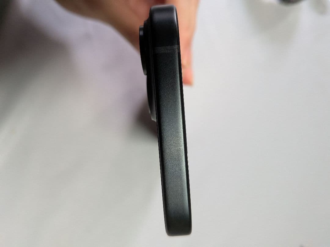 中古　iPhone15 128GB simフリー